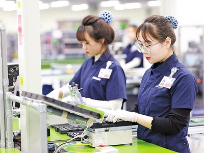 Việt Nam giữ vững vị thế trong thu hút FDI, nhất là các lĩnh vực công nghệ cao. Trong ảnh: Sản xuất tại Samsung Việt Nam. Ảnh: Đức Thanh 