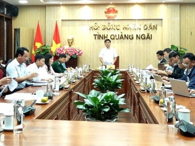 Lãnh đạo UBND tỉnh Quảng Ngãi họp về việc Quyết định công bố Danh mục khu vực, địa điểm tiếp nhận chất nạo vét trên bờ và nhận chìm chất nạo vét ở biển trên địa bàn tỉnh vào ngày 7/1. 