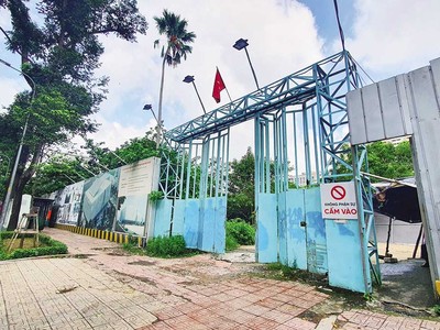 Khu đất tại số 8 Võ Văn Tần, phường Xuân Hòa (dự án Nhà thi đấu Phan Đình Phùng). Ảnh: Lê Toàn.