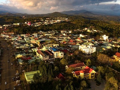 Hàng chục lô đất ở các tuyến đường chính thuộc khu vực trung tâm xã Măng Đen được đấu giá thành công. 