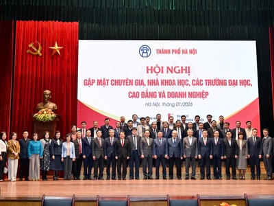 Hội nghị gặp mặt chuyên gia, nhà khoa học, các trường đại học, cao đẳng và doanh nghiệp.