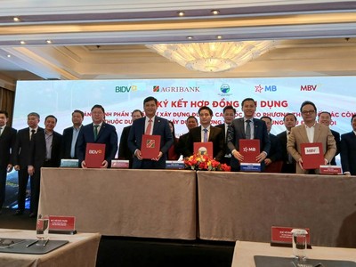 Quang cảnh lễ ký kết hợp đồng tín dụng cho Dự án. 