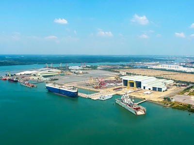 Toàn cảnh Bến cảng Nhà máy đóng tàu Ba Son. 