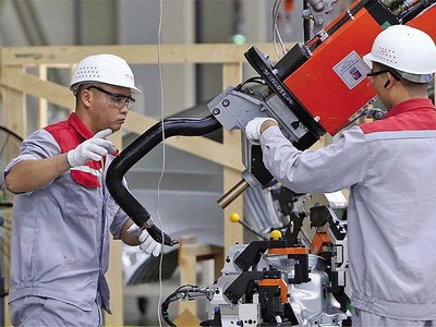 Nền kinh tế Việt Nam tăng trưởng cao hay thấp, bền vững hay không đang phụ thuộc rất lớn vào tốc độ và chất lượng cải cách, trước hết là cải thiện môi trường đầu tư, kinh doanh (Ảnh: Đức Thanh) 