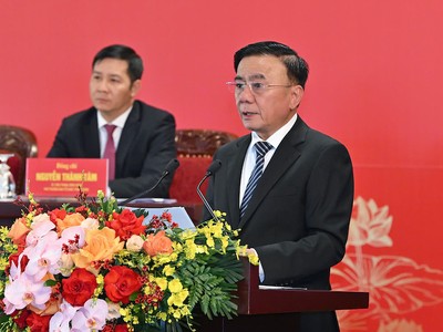 Thường trực Ban Bí thư Trần Cẩm Tú thông tin một số vấn đề chuẩn bị Đại hội - Ảnh Duy Linh. 