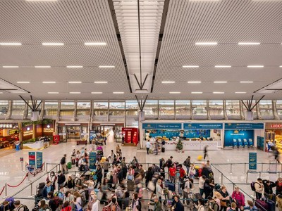 Cảng hàng không quốc tế Đà Nẵng hiện do Tổng công ty Cảng hàng không Việt Nam - ACV quản lý, khai thác. 