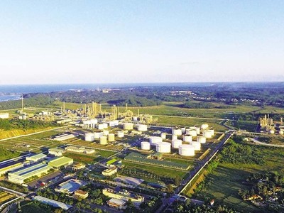 Dự án Cảng, Trạm và Kho LNG Dung Quất dự kiến thực hiện tại xã Vạn Tường. 