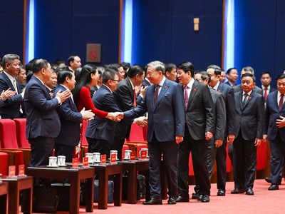 Các đồng chí lãnh đạo Đảng, Nhà nước dự phiên trù bị (Ảnh: Daihoidangtoanquoc.vn)