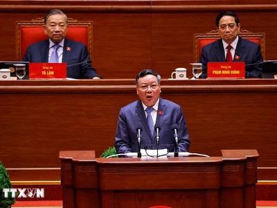 Phó Bí thư Thường trực Thành ủy Hà Nội Nguyễn Văn Phong trình bày tham luận - Ảnh: TTXVN. 