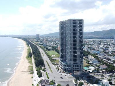 Đà Nẵng triển khai cho thuê ngắn hạn đối với hàng loạt khu đất. Trong ảnh là một số khu đất trống ở đường Nguyễn Tất Thành, Đà Nẵng. Ảnh: Linh Đan 