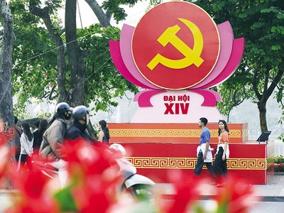 Nghị quyết Đại hội XIV của Đảng yêu cầu đẩy mạnh phát triển kinh tế thị trường định hướng xã hội chủ nghĩa hiện đại, hội nhập quốc tế, đáp ứng yêu cầu phát triển lực lượng sản xuất mới. Ảnh: Đức Thanh 