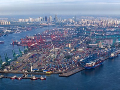 Quang cảnh cảng hàng hóa tại Rio de Janeiro, Brazil. Ảnh: THX/TTXVN