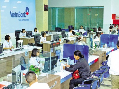 Trong năm 2026, các ngân hàng sẽ phải tìm cách giảm bớt sự lệ thuộc vào tín dụng bất động sản. Ảnh: Đức Thanh 