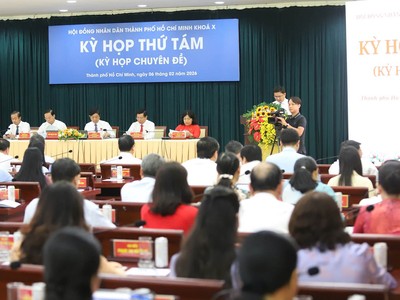 Ba dự án cầu Thủ Thiêm 4, đường liên cảng Cát Lái - Phú Hữu và dự án nâng cấp, mở rộng đường Vĩnh Lộc có tổng vốn đầu tư hơn 20.700 tỷ đồng vừa được HĐND TP.HCM thông qua chủ trương đầu tư. Ảnh: Trọng Tín.