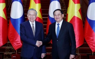 Tổng Bí thư Tô Lâm hội kiến Thủ tướng Chính phủ Lào Sonexay Siphandone. Ảnh: Thống Nhất/TTXVN