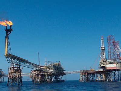 Chi tiêu đầu tư của ngành dầu khí trong thời gian tới sẽ ở mức cao nhất, tạo lợi thế cho các doanh nghiệp dịch vụ dầu khí