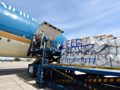 Nhập khẩu hàng hóa tăng kỷ lục ngay trong tháng đầu tiên của năm 2026, xấp xỉ 45 tỷ USD. 