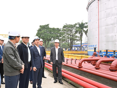 Quyền Bộ trưởng Công thương Lê Mạnh Hùng kiểm tra tình hình cung ứng xăng dầu dịp Tết Nguyên đán Bính Ngọ 2026. 