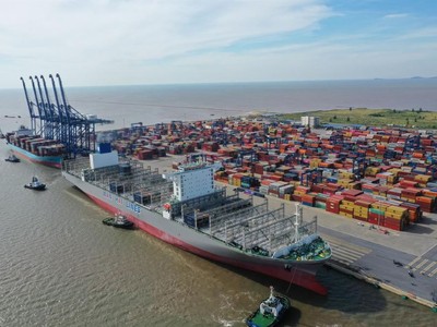 Một góc Cảng container quốc tế Tân Cảng Hải Phòng. 