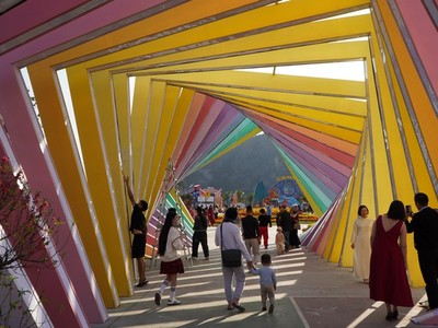 Quảng Ninh: Khai mạc Đại lộ hoa và công nghệ ánh sáng 