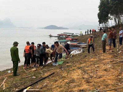 Vụ tai nạn giao thông đường thủy đặc biệt nghiêm trọng tại hồ Thác Bà, xã Bảo Ái, tỉnh Lào Cai.
