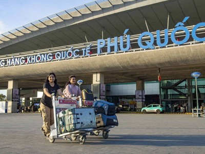 Dịp Tết Bính Ngọ 2026, sân bay Phú Quốc phục vụ 1.534 lượt máy bay cất, hạ cánh với hơn 260.473 lượt hành khách, đánh dấu mức tăng trưởng mạnh nhất kể từ khi sân bay khai thác vào năm 2012. 