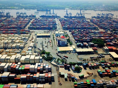 Việc Mỹ áp dụng mức thuế chung 15% cho tất cả các đối tác thương mại (ngoại trừ Mexico và Canada) thực chất đang tạo ra một "sân chơi phẳng" cho tất cả các đối thủ cạnh tranh trên thị trường Hoa Kỳ. Ảnh: Dũng Minh