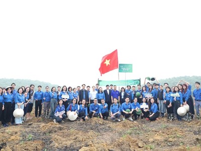 Mở đầu Tháng Thanh niên 2026, Đoàn Thanh niên Bộ Tài chính gieo sắc xanh nơi đồi trọc 