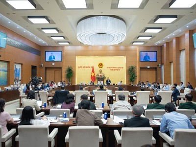  Ủy ban Thường vụ Quốc hội cho ý kiến về Dự án Luật sửa đổi, bổ sung một số điều của Luật Công chứng. 