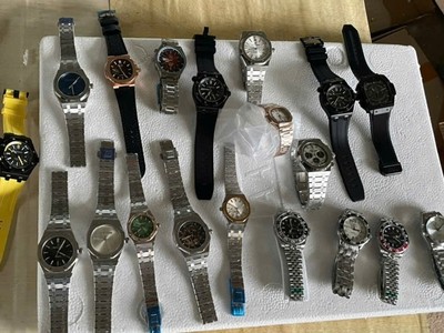 Một lô hàng đồng hồ giả nhãn hiệu bị cơ quan Hải quan phát hiện, bắt giữ.