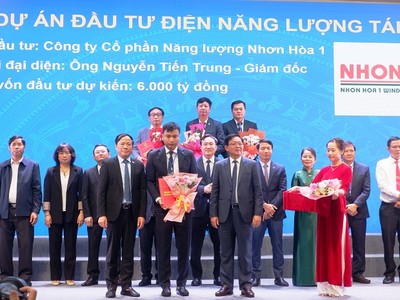 Công ty cổ phần Đầu tư Xây dựng Trung Nam nhận bản ghi nhớ đầu tư dự án điện gió, điện mặt trời tại Gia Lai. 