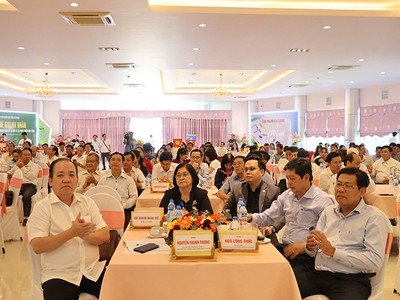 Các đại biểu tham dự chương trình “Cà phê doanh nhân” do UBND tỉnh An Giang tổ chức vào ngày 10/1/2026. Nguồn: www.angiang.gov.vn