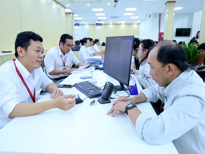 TP.HCM điều động, biệt phái công chức, viên chức có trình độ chuyên môn sâu lĩnh vực công nghệ thông tin, tài chính - kế toán... về hỗ trợ các địa phương.