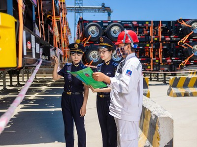 Xuất nhập khẩu 2 tháng 2026 đạt gần 156 tỷ USD, thu ngân sách xuất nhập khẩu theo đó đạt trên 70.000 tỷ đồng, tăng 12,3% so với cùng kỳ. 