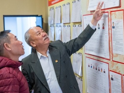 Việc đặt địa điểm bầu cử tại các di tích lịch sử, văn hóa mang ý nghĩa biểu tượng sâu sắc. Ảnh: Minh Sơn