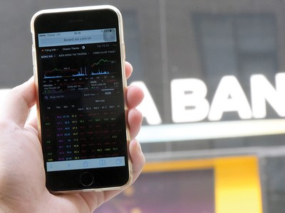 Trong cấu trúc của thị trường chứng khoán Việt Nam, cổ phiếu ngân hàng luôn giữ vai trò đặc biệt quan trọng