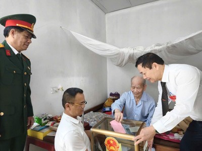 Bầu cử đại biểu Quốc hội khóa XVI và đại biểu HĐND các cấp: Quảng Ninh, những lá phiếu đặc biệt trong ngày hội non sông