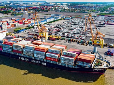 Mặc dù bối cảnh quốc tế có nhiều yếu tố bất định, nhưng mục tiêu tăng trưởng năm 2026 của nước ta phải được giữ vững. Ảnh: Đức Thanh