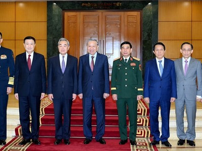 Tổng Bí thư Tô Lâm tiếp Bộ trưởng Ngoại giao, Bộ trưởng Quốc phòng và Bộ trưởng Công an Trung Quốc nhân dịp sang dự Hội nghị lần thứ nhất về cơ chế đối thoại chiến lược “3+3” cấp Bộ trưởng Việt Nam-Trung Quốc. (Ảnh: ĐĂNG KHOA)