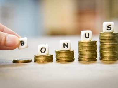 Khi tăng thêm một khoản tiền cố định, nhóm có mức hưởng thấp sẽ nhận được tỷ lệ tăng cao hơn so với mức hiện tại, giúp cải thiện rõ rệt thu nhập.