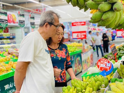 Chuỗi cung ứng biến động, hệ thống bán lẻ “gồng mình” giữ giá 