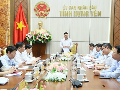 Phó Chủ tịch Thường trực UBND tỉnh Nguyễn Lê Huy phát biểu chỉ đạo tại cuộc họp