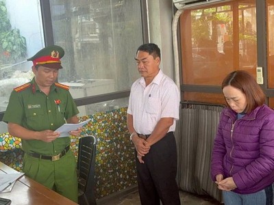 Ông Nguyễn Hữu Thạch (phường Liên Chiểu, Đà Nẵng), Giám đốc Công ty TNHH Quốc Việt New bị khởi tố điều tra về hành vi mua trái phép hóa đơn giá trị gia tăng. Ảnh: C.A Đà Nẵng 