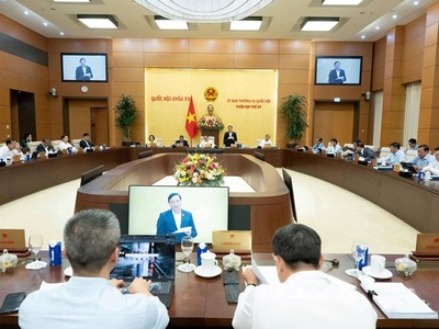 Phiên họp chiều 18/3 của Ủy ban Thường vụ Quốc hội. 