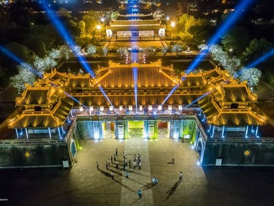 Thu hút khách du lịch tham quan Đại nội về đêm là một trong những giải pháp tăng nguồn thu ngân sách của Huế