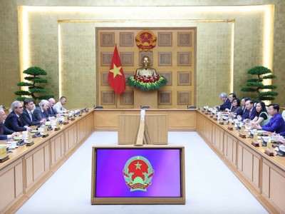 Phó Thủ tướng Trần Hồng Hà làm việc với Đoàn thanh tra của EC sang đánh giá kết quả phòng, chống khai thác IUU tại Việt Nam - Ảnh: VGP.