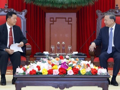 Tổng Bí thư Tô Lâm tiếp Thượng tướng Vanthong Kongmany, Bí thư Trung ương Đảng, Bộ trưởng Công an Lào. (Ảnh: TTXVN)