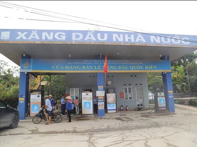 Cửa hàng xăng dầu Quốc Kiên (Cao Bằng) bị xử phạt vì tự ý ngừng bán hàng.