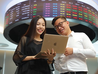 Trước thềm nâng hạng chính thức của TTCK, nhóm cổ phiếu chứng khoán đang giao dịch ở mức định giá dưới trung bình 5 năm 