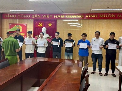 Các đối tượng sử dụng trái phép thông tin thẻ để thanh toán hàng nghìn đơn hàng trên sàn thương mại điện tử Amazon. Ảnh: Công an Đà Nẵng 